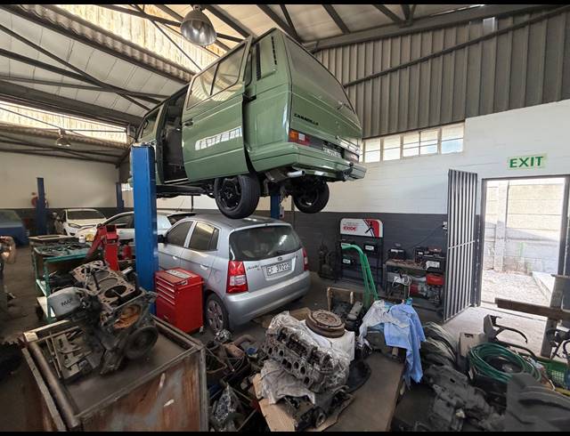 370M² FACTORY TO LET IN STIKLAND INDUSTRIAL